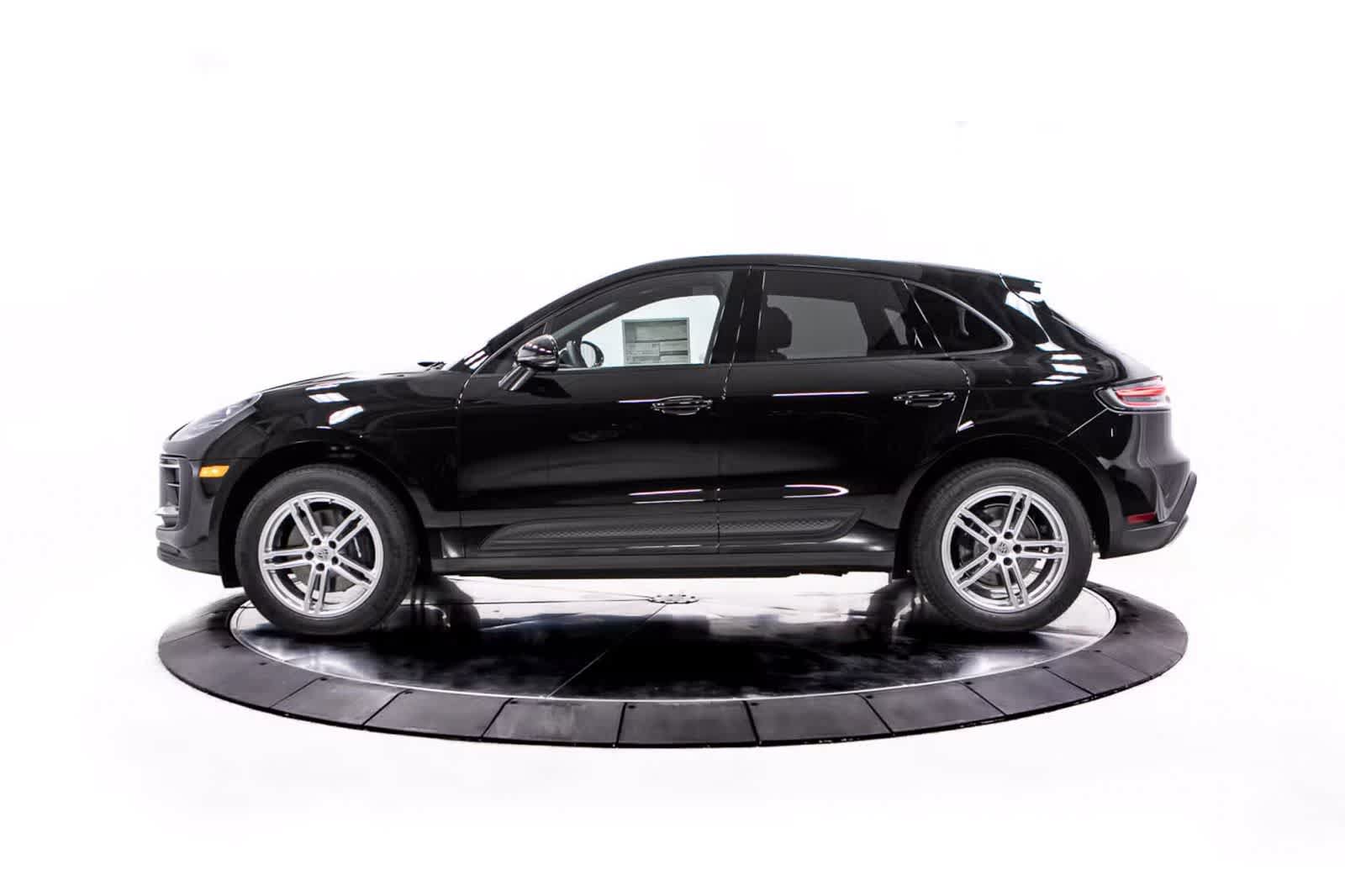 Certified 2026 Porsche Macan AWD/4WD image 2
