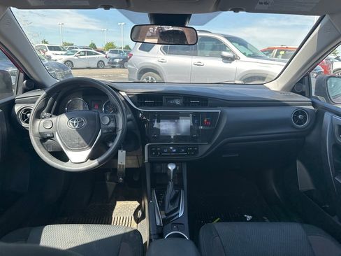 Used 2019 Toyota Corolla LE FWD image 18