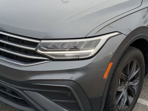 Used 2023 Volkswagen Tiguan SE image 11