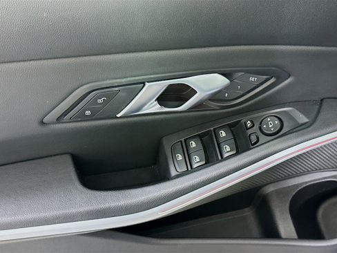 Used 2025 BMW 330i Sedan image 15