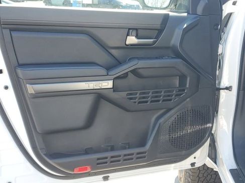 Used 2025 Toyota Tacoma TRD Off-Road image 9