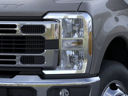 New 2026 Ford F350 XLT w/ 360-Degree Camera Package AWD/4WD image 19