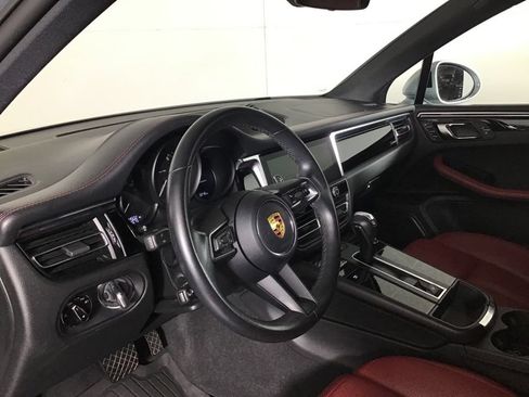 Certified 2023 Porsche Macan Turbo AWD/4WD image 4