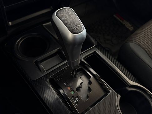 Used 2019 Toyota 4Runner TRD Off-Road image 32