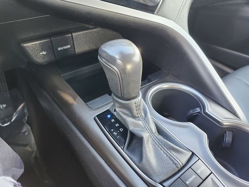 Used 2022 Toyota Camry SE image 29