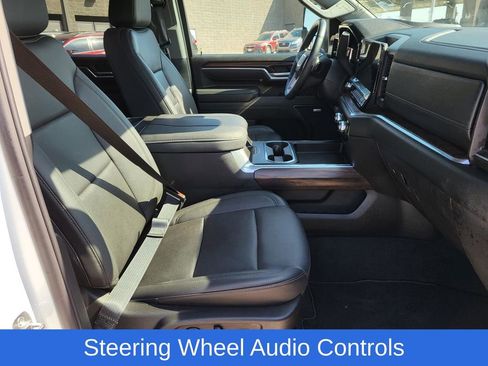 Used 2025 GMC Sierra 2500 SLT w/ SLT Convenience Package image 11