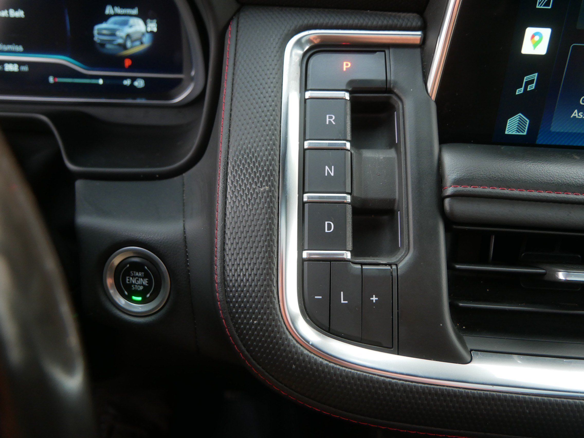 Used 2022 Chevrolet Suburban RST w/ Sport Performance Package AWD/4WD image 29
