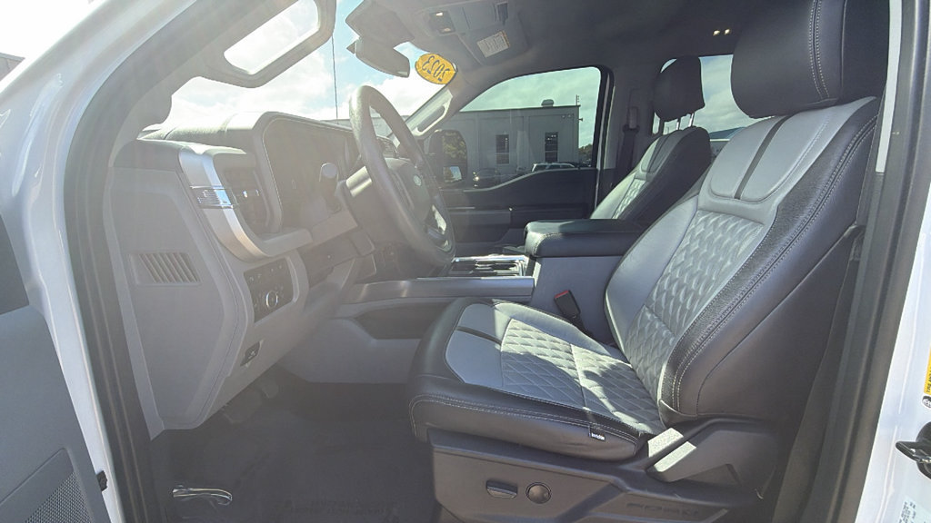 Used 2023 Ford F250 XLT w/ Black Appearance Package AWD/4WD image 23