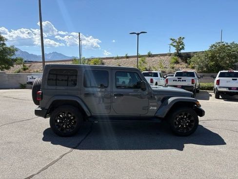 Used 2023 Jeep Wrangler Unlimited Sahara w/ Cold Weather Group AWD/4WD image 6