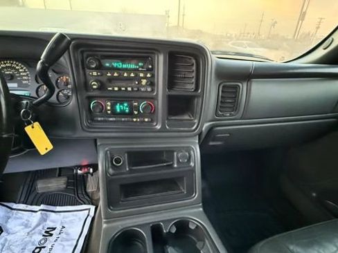 Used 2003 Chevrolet Silverado 2500 LT w/ Skid Plate Package image 19