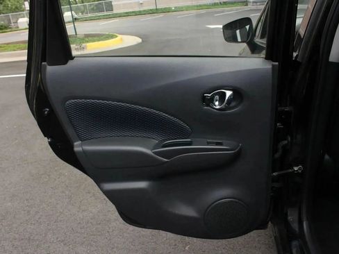 Used 2016 Nissan Versa Note SV FWD image 17