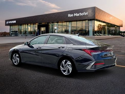 New 2026 Hyundai Elantra Limited FWD image 4