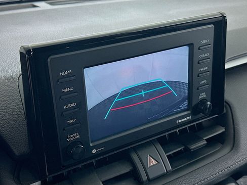 Used 2020 Toyota RAV4 XLE w/ Carpet Mat Package AWD/4WD image 23