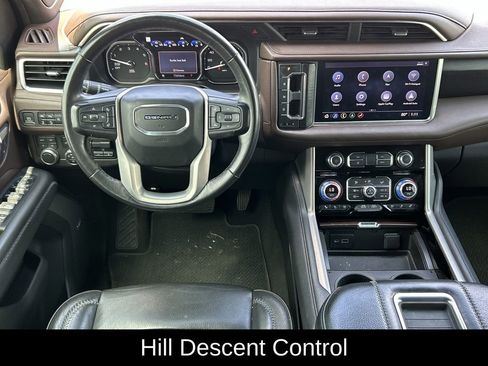Used 2021 GMC Yukon Denali w/ Denali Premium Package image 13