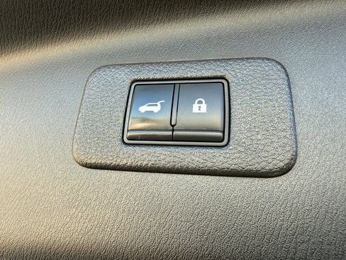 Used 2021 Nissan Armada SL w/ Midnight Edition Package image 21