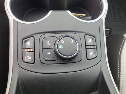 Used 2022 GMC Terrain SLE w/ Driver Convenience Package image 21