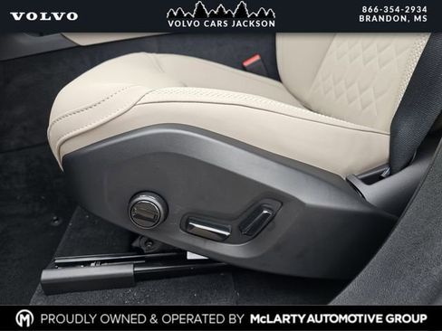New 2026 Volvo XC90 B6 Plus w/ Protection Package Premier AWD/4WD image 11