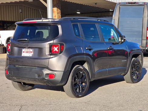 Used 2016 Jeep Renegade Latitude image 17