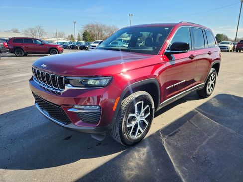 Used 2024 Jeep Grand Cherokee Limited AWD/4WD image 8