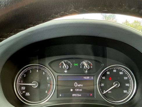Used 2021 Buick Enclave Essence AWD/4WD image 19