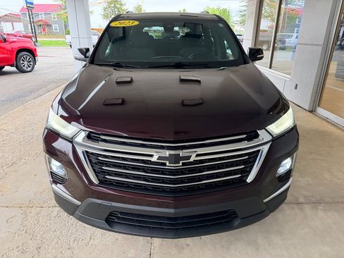 Used 2023 Chevrolet Traverse LT FWD image 3