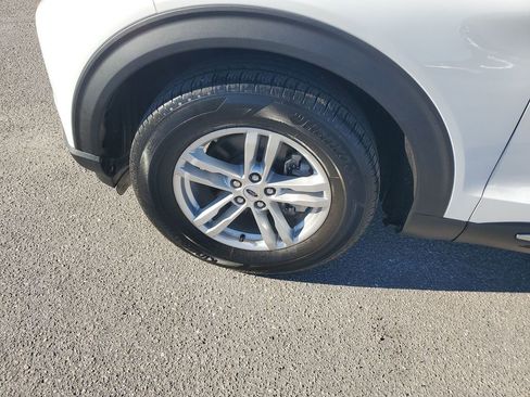 Used 2023 Ford Explorer XLT w/ Equipment Group 202A image 17