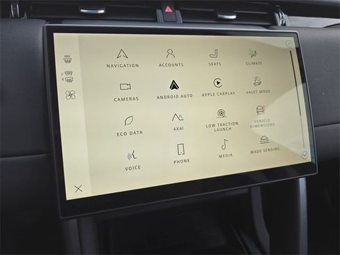 Used 2025 Land Rover Discovery Sport S image 24