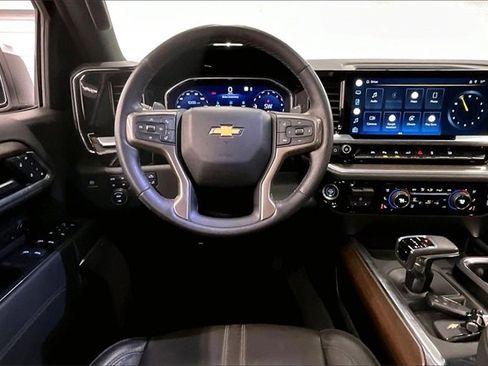 Used 2022 Chevrolet Silverado 1500 High Country w/ High Country Premium Package image 5