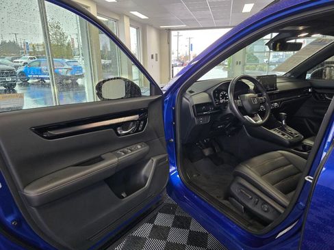 Used 2025 Honda CR-V Sport Touring image 18