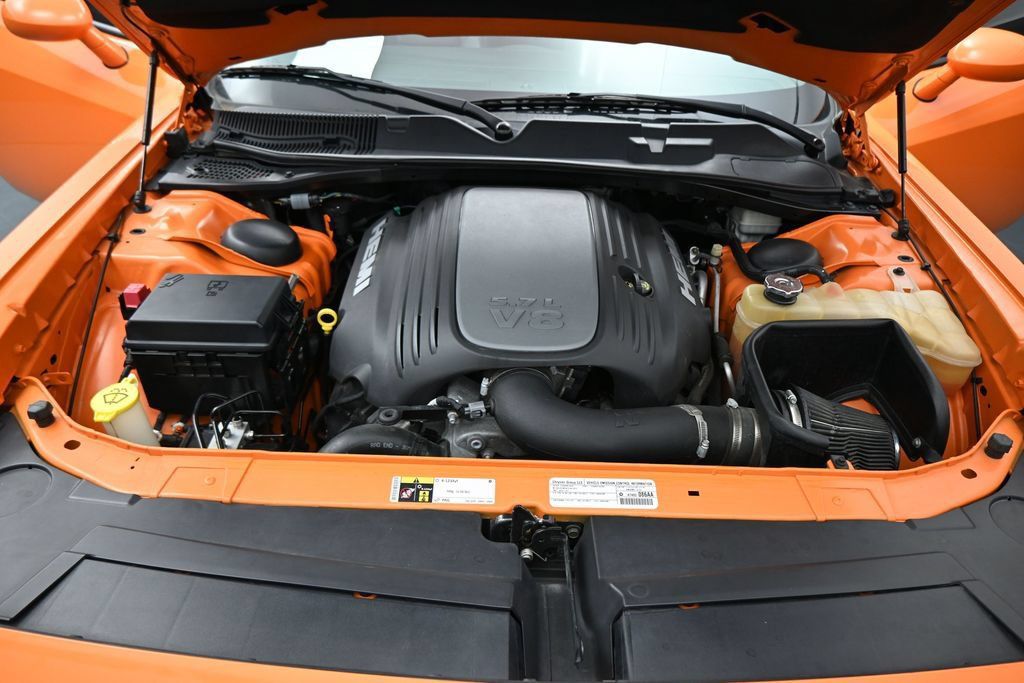 Used 2014 Dodge Challenger R/T Plus RWD image 25