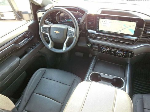 Used 2024 Chevrolet Silverado 3500 LTZ w/ LTZ Convenience Package image 10