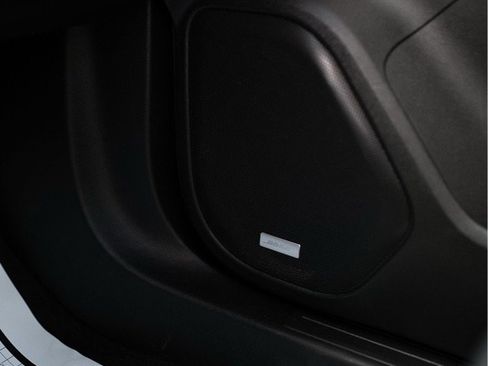 Used 2017 GMC Acadia SLE w/ Driver Alert Package I FWD image 15