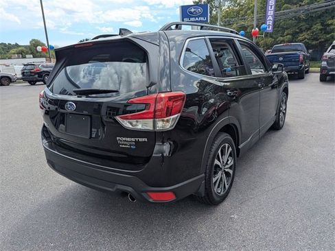 Used 2023 Subaru Forester Limited image 3