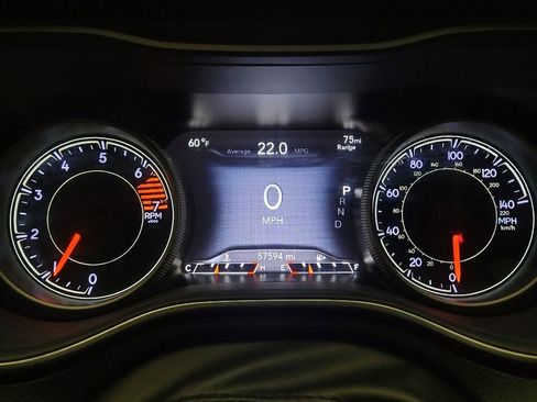 Used 2019 Jeep Cherokee Limited w/ Luxury Group FWD image 23