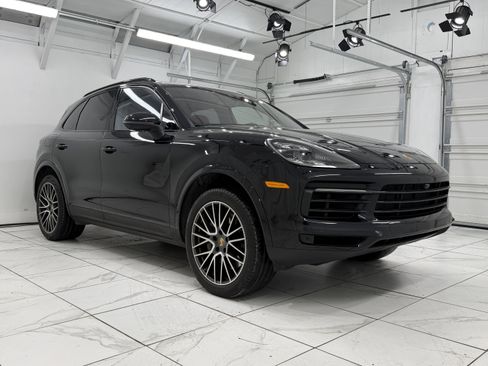 Certified 2022 Porsche Cayenne S image 10