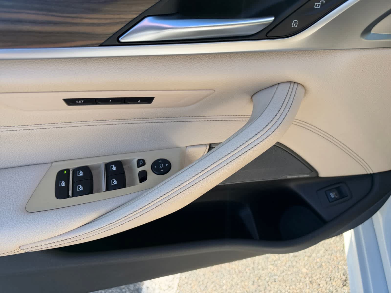 Used 2020 BMW M550i xDrive AWD/4WD image 18