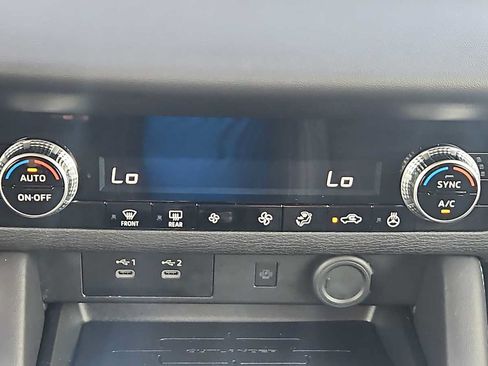 Used 2026 Mitsubishi Outlander SE FWD image 16