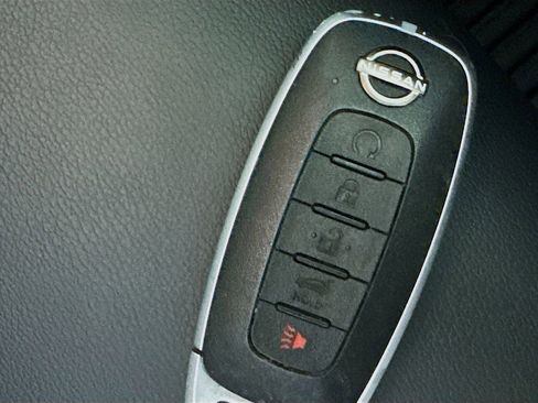 Used 2023 Nissan Rogue SL w/ SL Premium Package FWD image 39