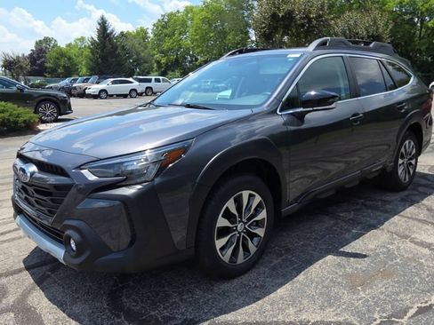 Certified 2025 Subaru Outback Limited AWD/4WD image 4