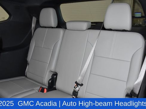 Used 2025 GMC Acadia Elevation w/ Elevation Premium Package FWD image 29