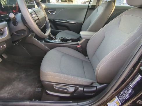 Used 2025 Kia K4 LXS image 12