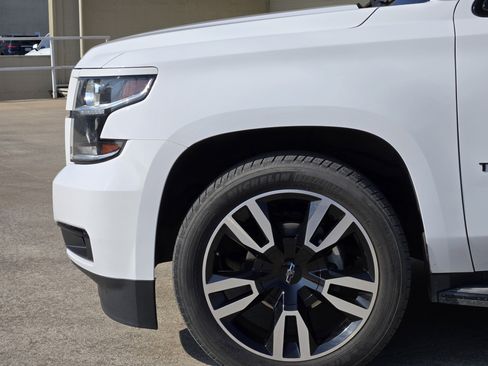 Used 2018 Chevrolet Tahoe LT w/ RST Edition image 17