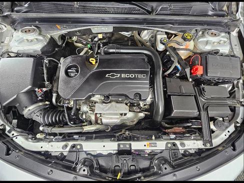Used 2018 Chevrolet Malibu LT image 11