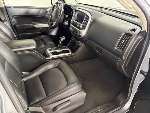 Used 2022 Chevrolet Colorado LT w/ Luxury Package RWD image 18