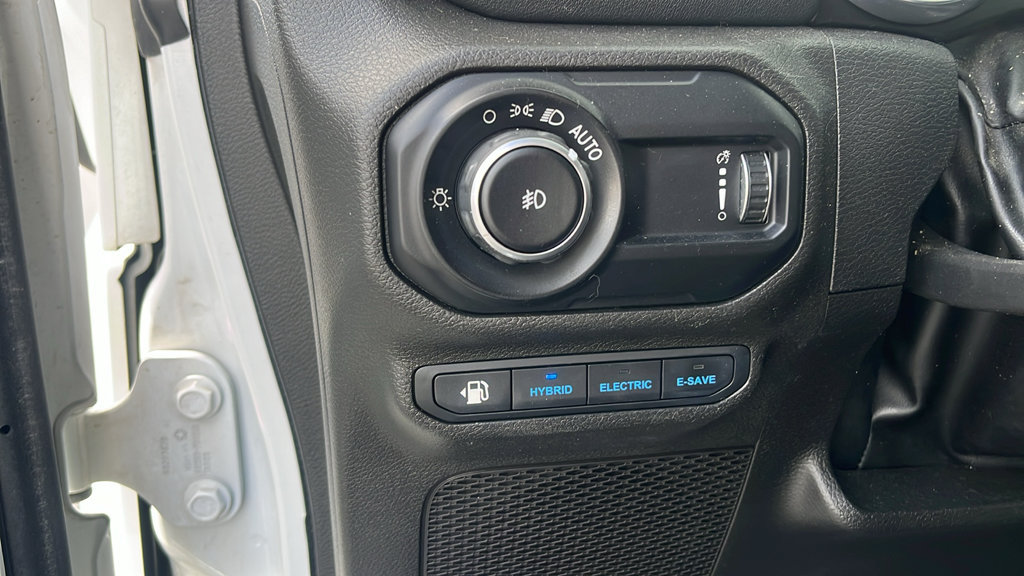 Used 2023 Jeep Wrangler Unlimited Sahara AWD/4WD image 11