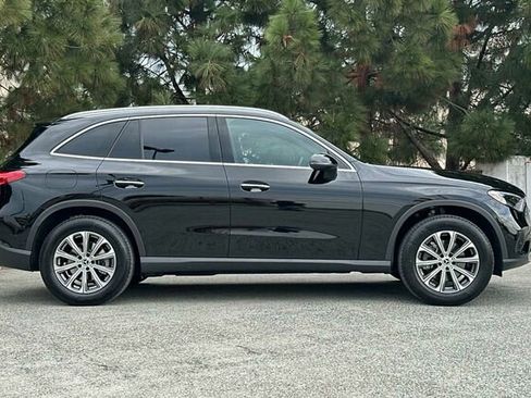 Certified 2025 Mercedes-Benz GLC 300 GLC 300 image 3