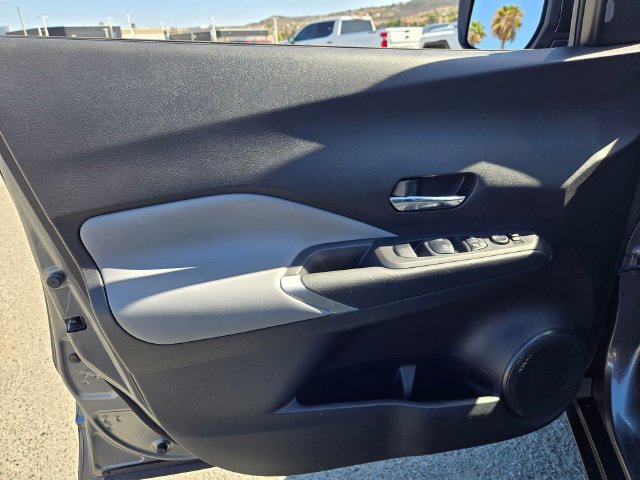 Used 2023 Nissan Kicks SR w/ SR Premium Package FWD image 9