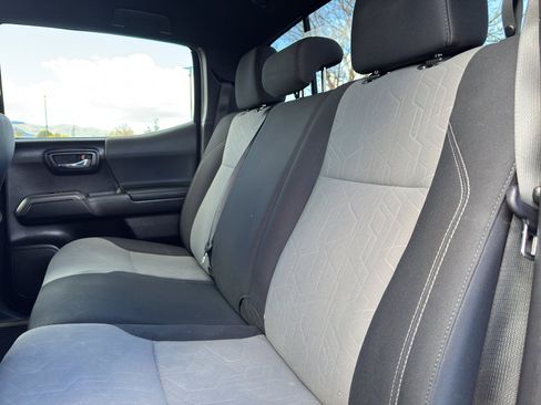 Certified 2023 Toyota Tacoma TRD Off-Road image 8