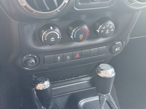 Used 2015 Jeep Wrangler Unlimited Sport w/ Quick Order Package 24S AWD/4WD image 34