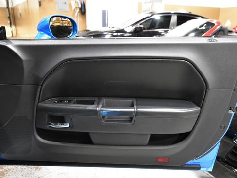 Used 2009 Dodge Challenger R/T RWD image 37
